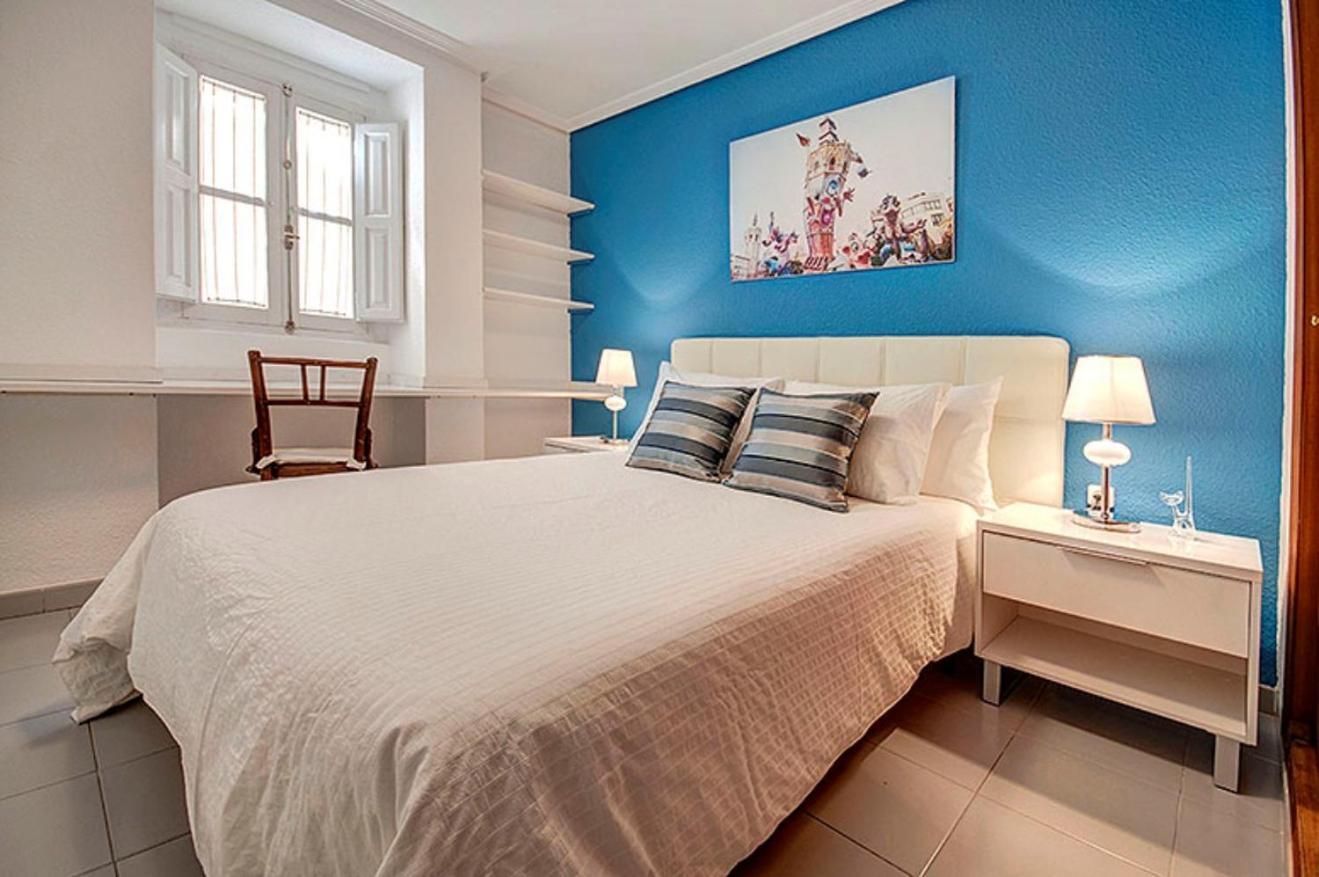 Beds & Breaks Danna Apartment Valencia Bagian luar foto