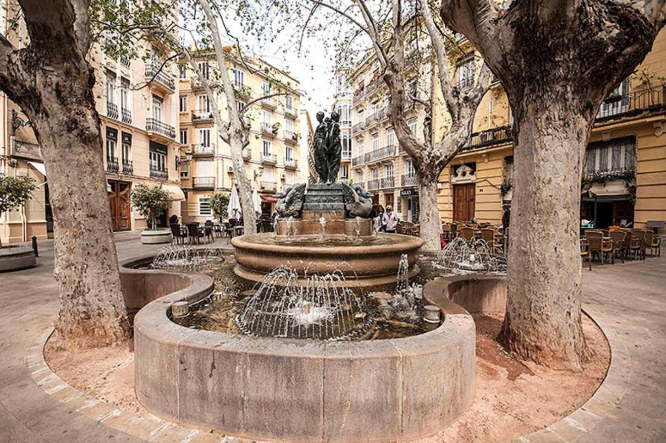 Beds & Breaks Danna Apartment Valencia Bagian luar foto