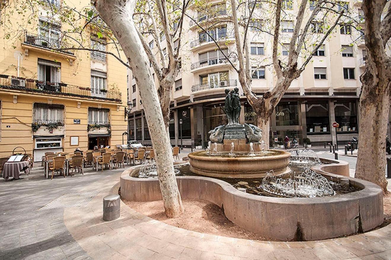 Beds & Breaks Danna Apartment Valencia Bagian luar foto