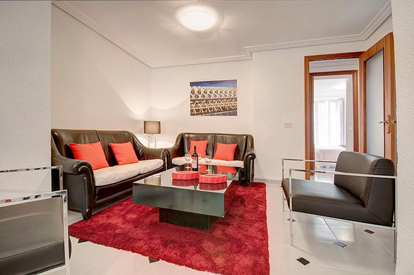 Beds & Breaks Danna Apartment Valencia Bagian luar foto
